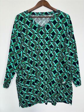 Svaha Women’s 5XL double helix print top with front pockets Green and Blue